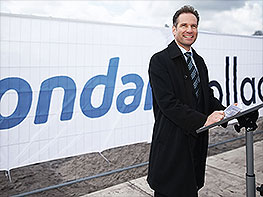 Oliver Zimmermann , Dyrektor Zarządzający